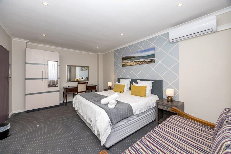 10 Bedroom Property for Sale in Milnerton Western Cape